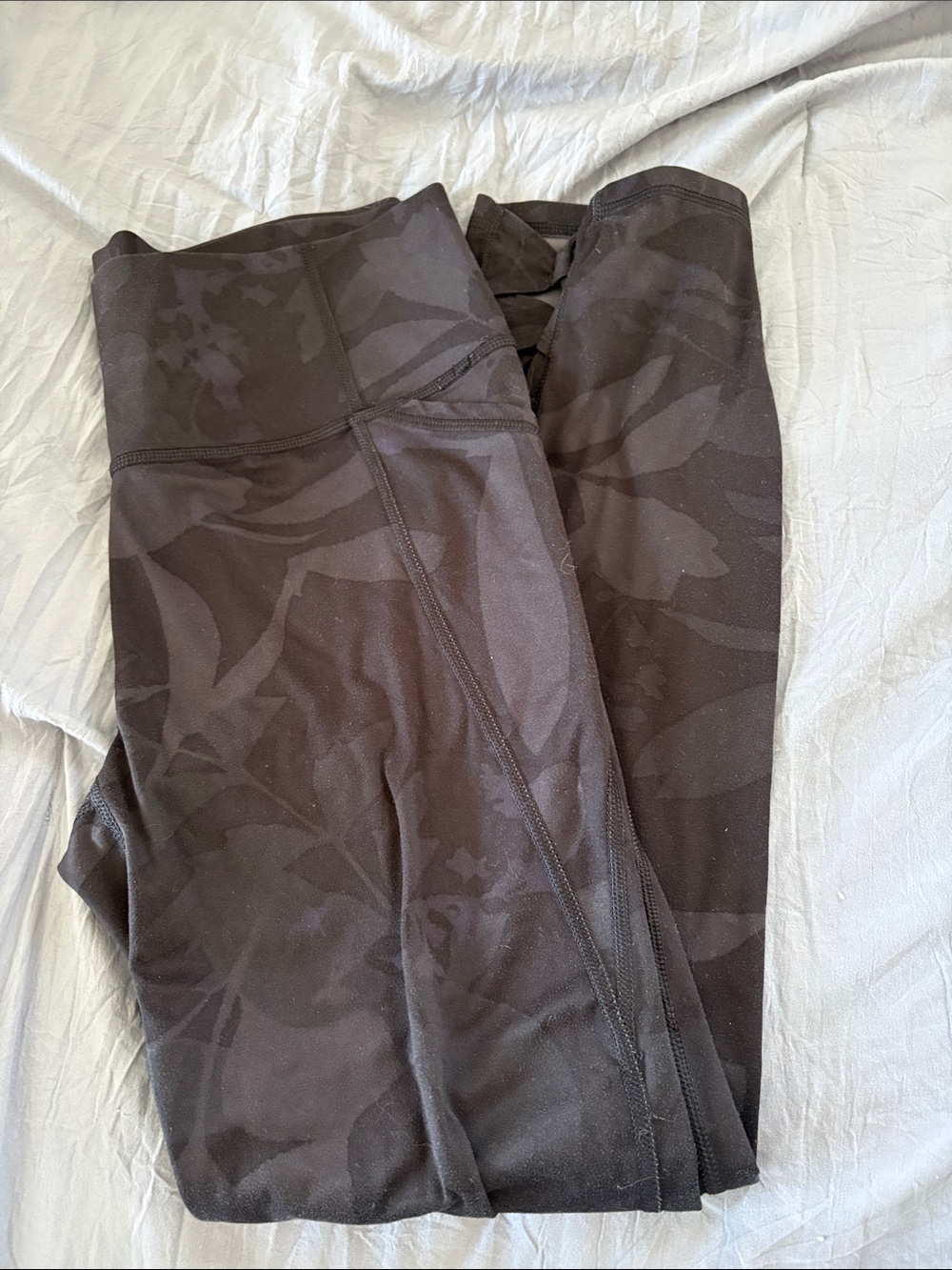 All In Motion High-Waist Black Printed Leggings with Pockets and Ankle Design